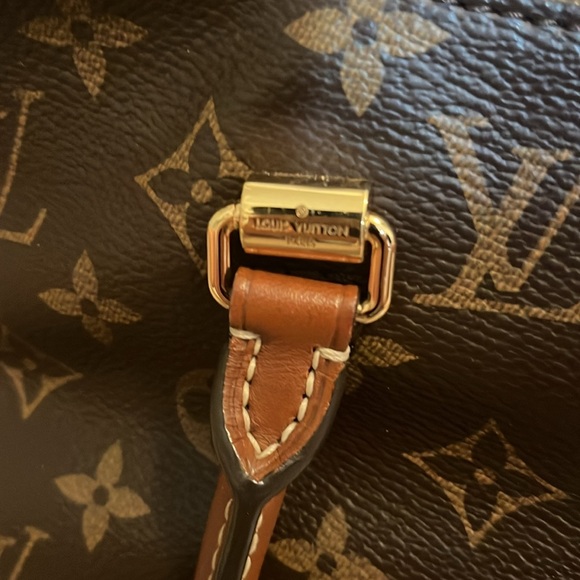 Louis Vuitton Pallas Monogram Noir Handbag - Picture 2 of 11